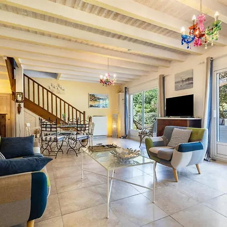 Maison Maviela, 800 M Ocean, בית נופש