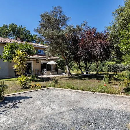 Maison Maviela, 800 M Ocean, בית נופש